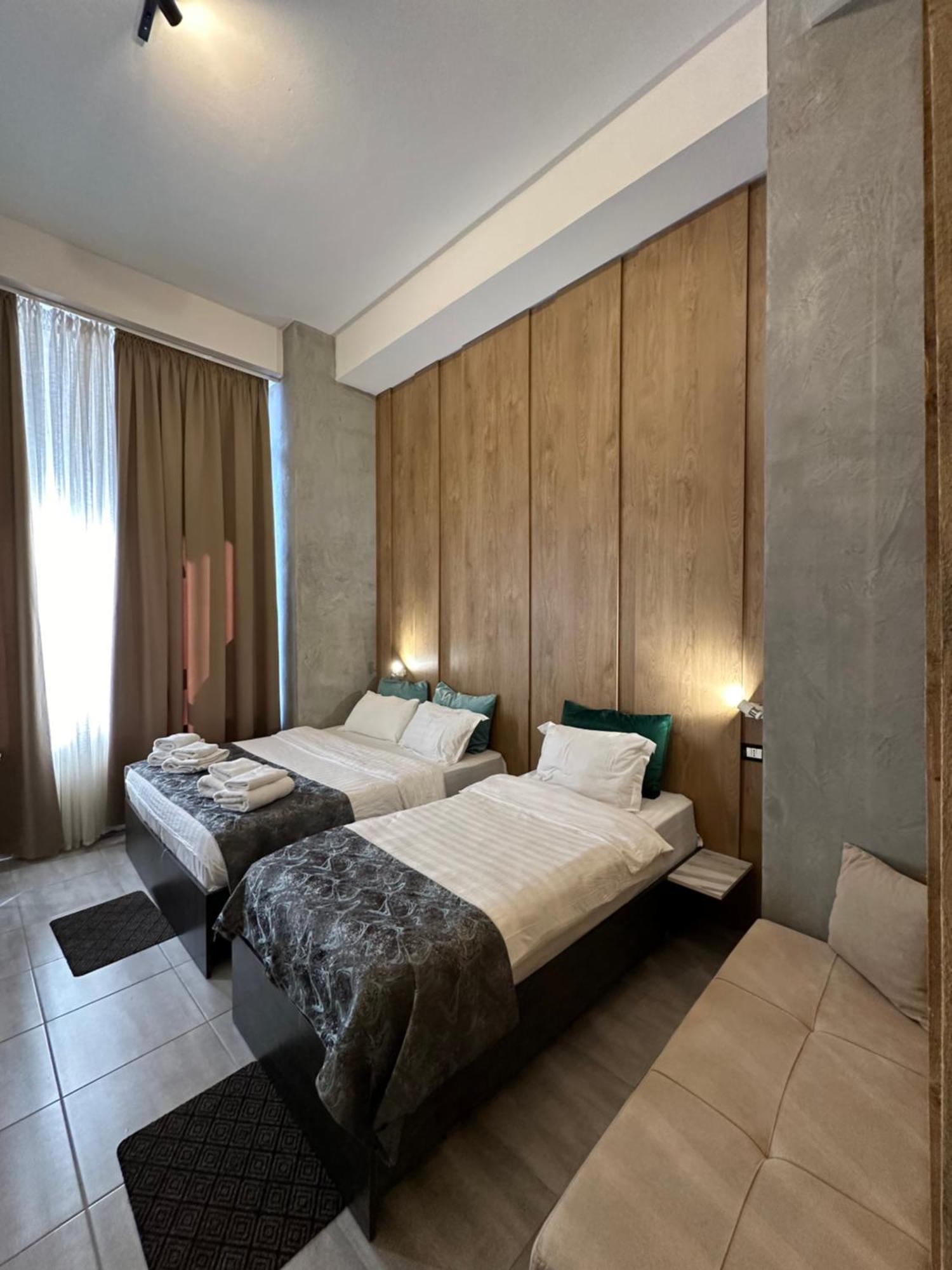 Colombia Apartments&Rooms Durrës Exteriör bild