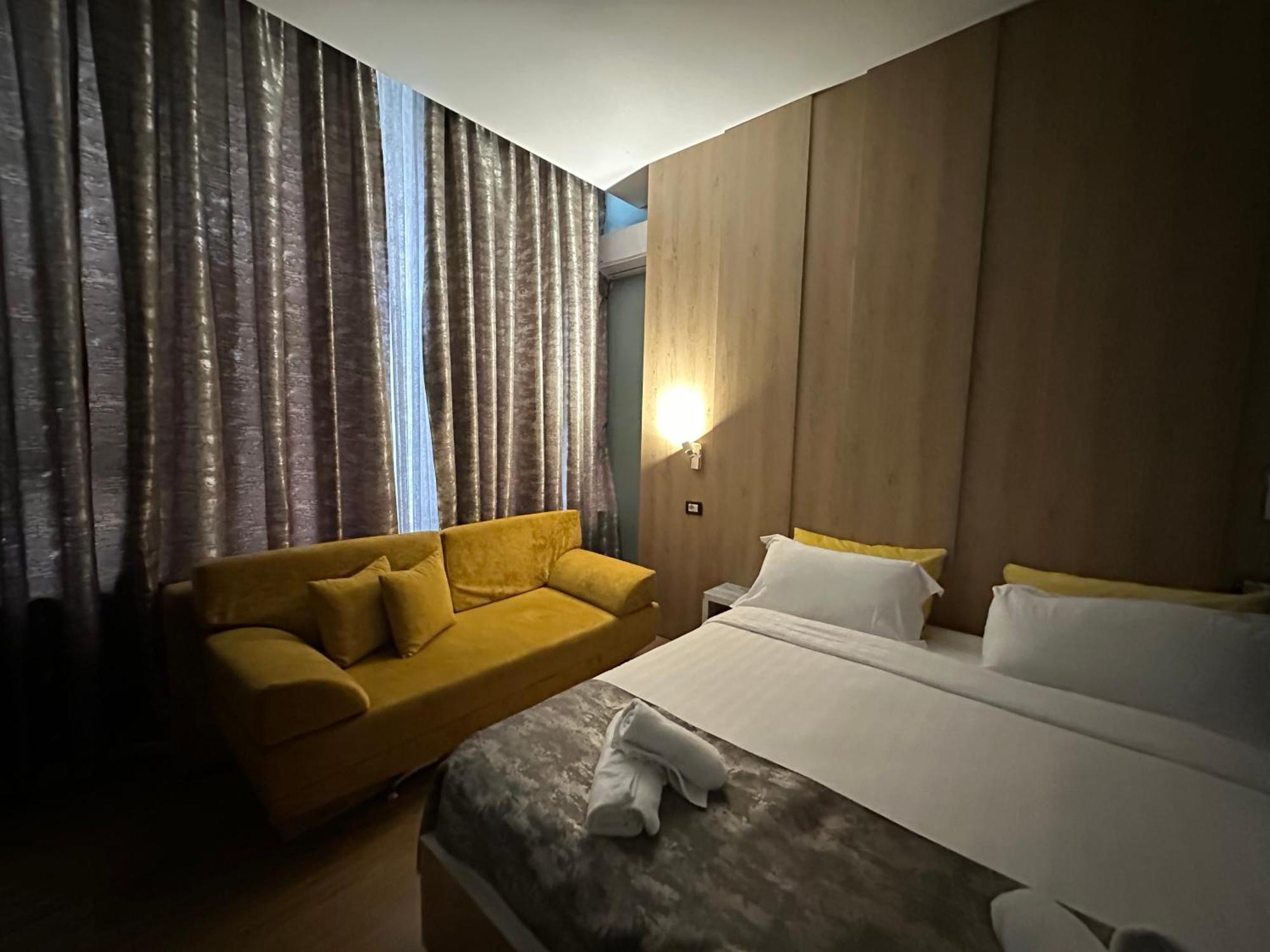 Colombia Apartments&Rooms Durrës Exteriör bild